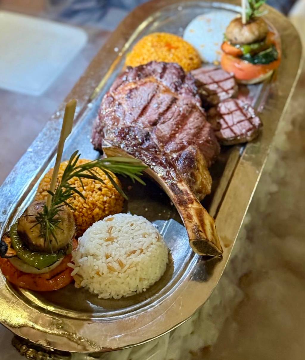 Restaurant La Table du Sultan Les Pennes-Mirabeau - Food Tableware Meat Ingredient Dishware