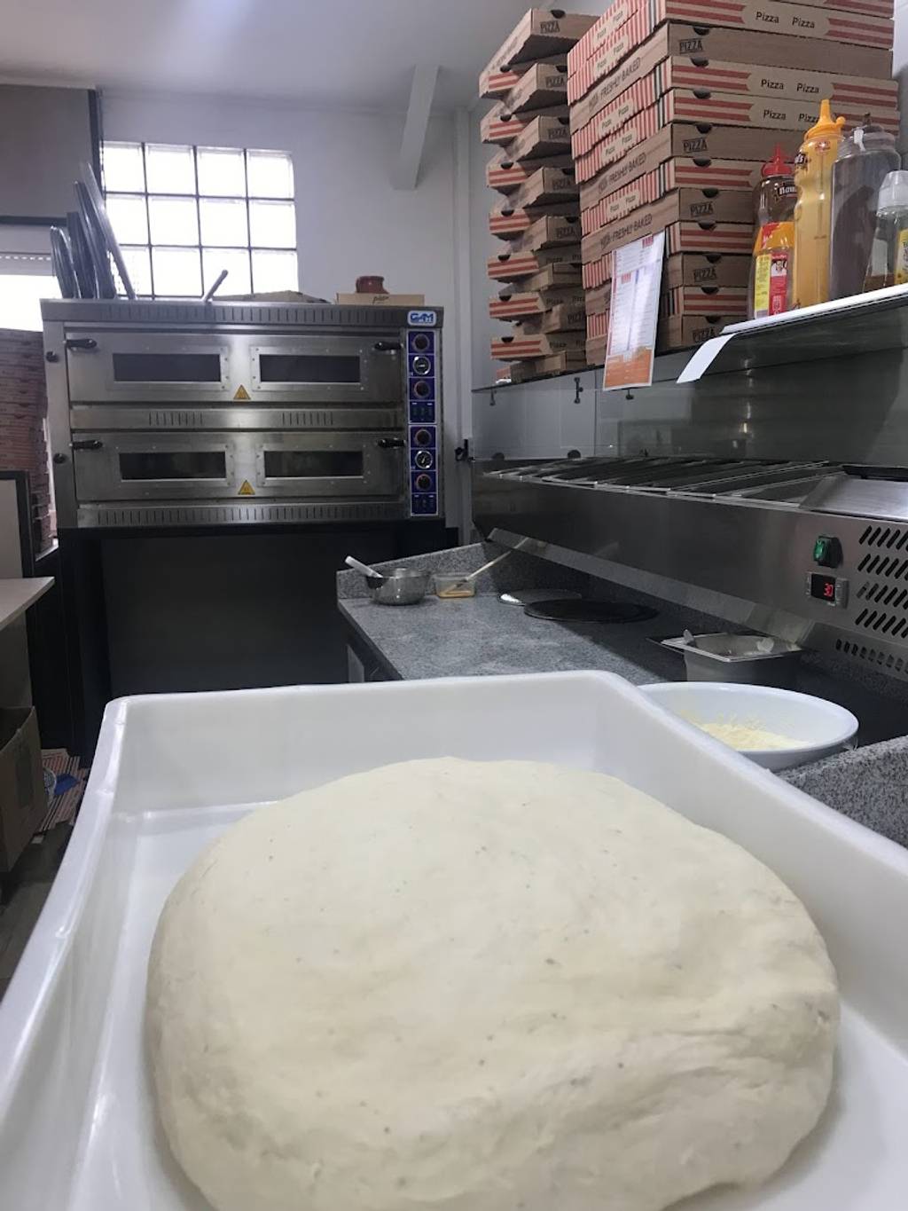 La Vendinoise - Pizzeria Vendin-le-Vieil - Food Cabinetry Ingredient Dough Countertop