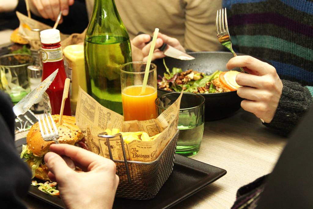 Le Butcher Paris - Drink Food Alcoholic beverage Alcohol Meal