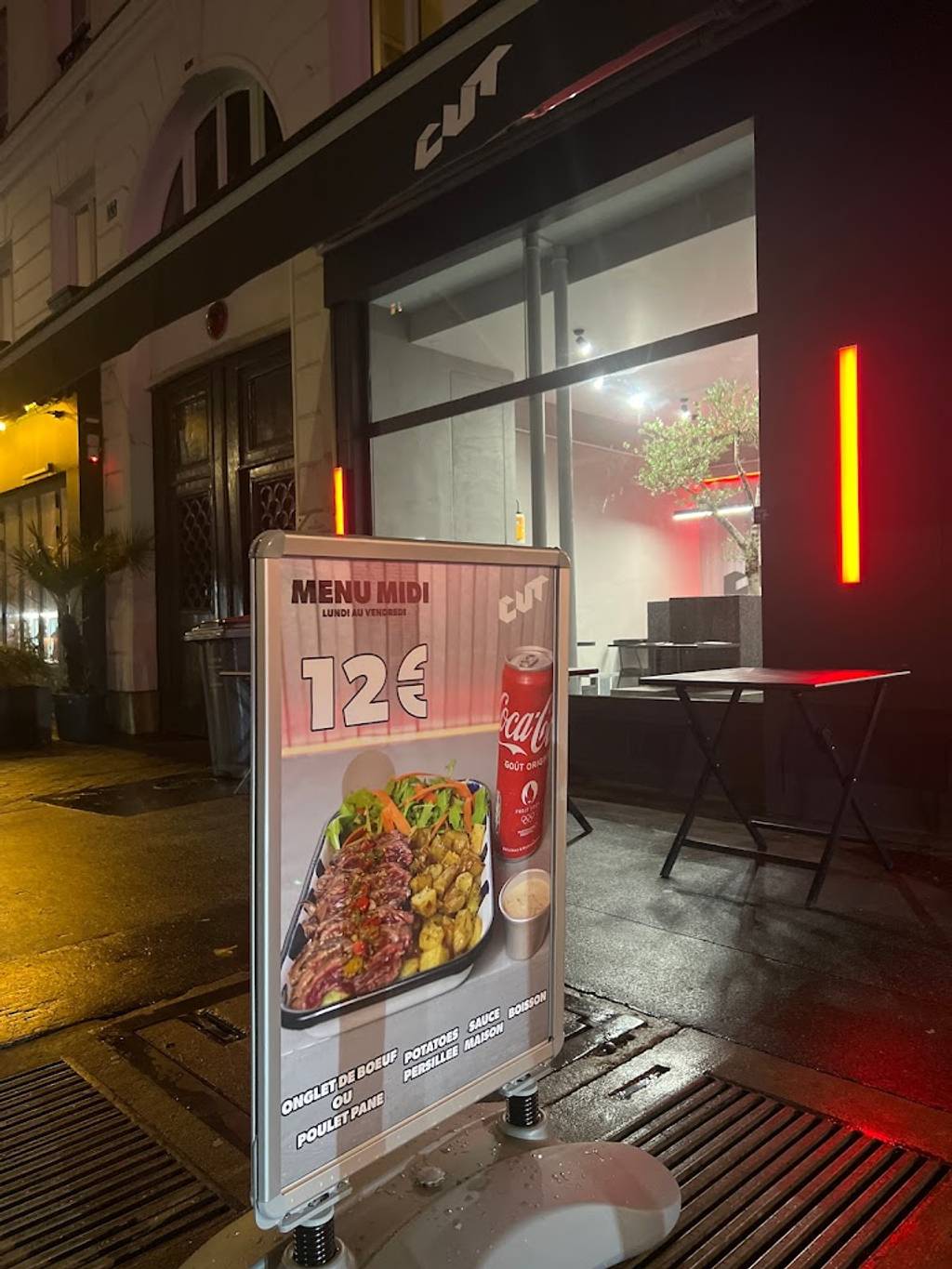 CUT - Streetfood | Paris 10 Paris - Food Window Gas Building Tableware