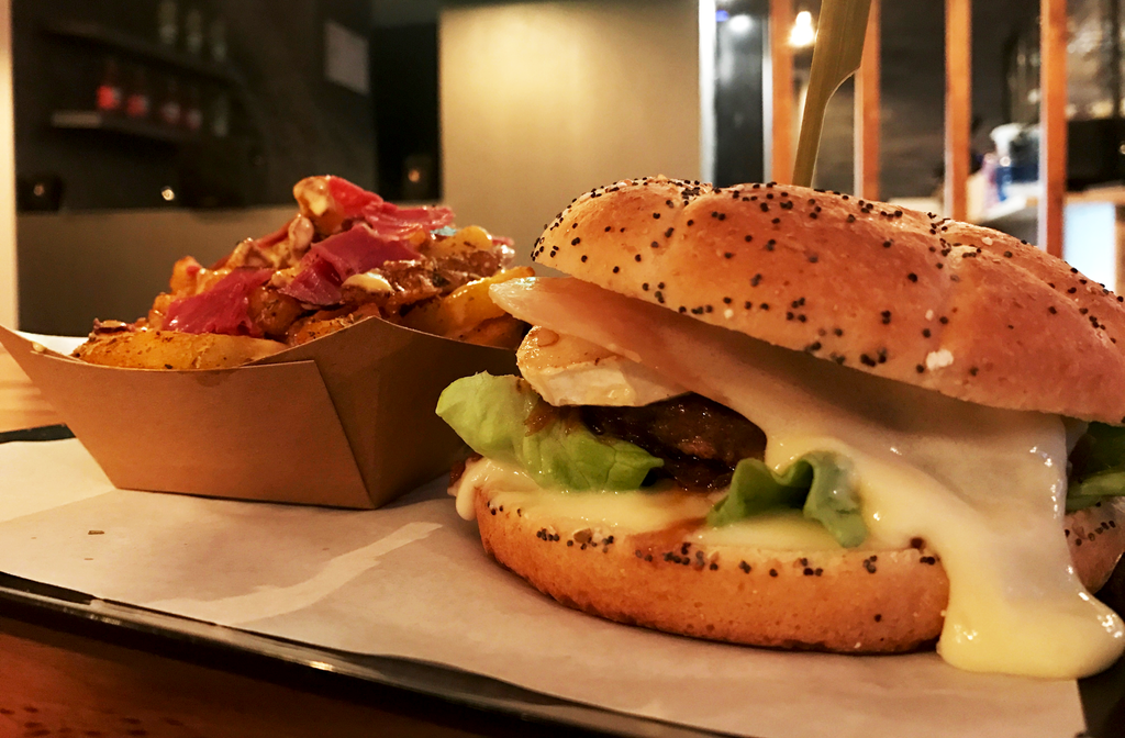 Burger Trip Poissonniers Paris - Dish Food Cuisine Fast food Ingredient
