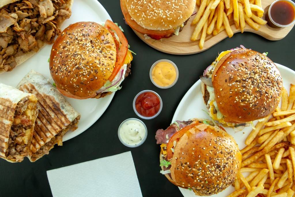 THE BEST FOOD Burger Versailles - Dish Food Junk food Cuisine Bun