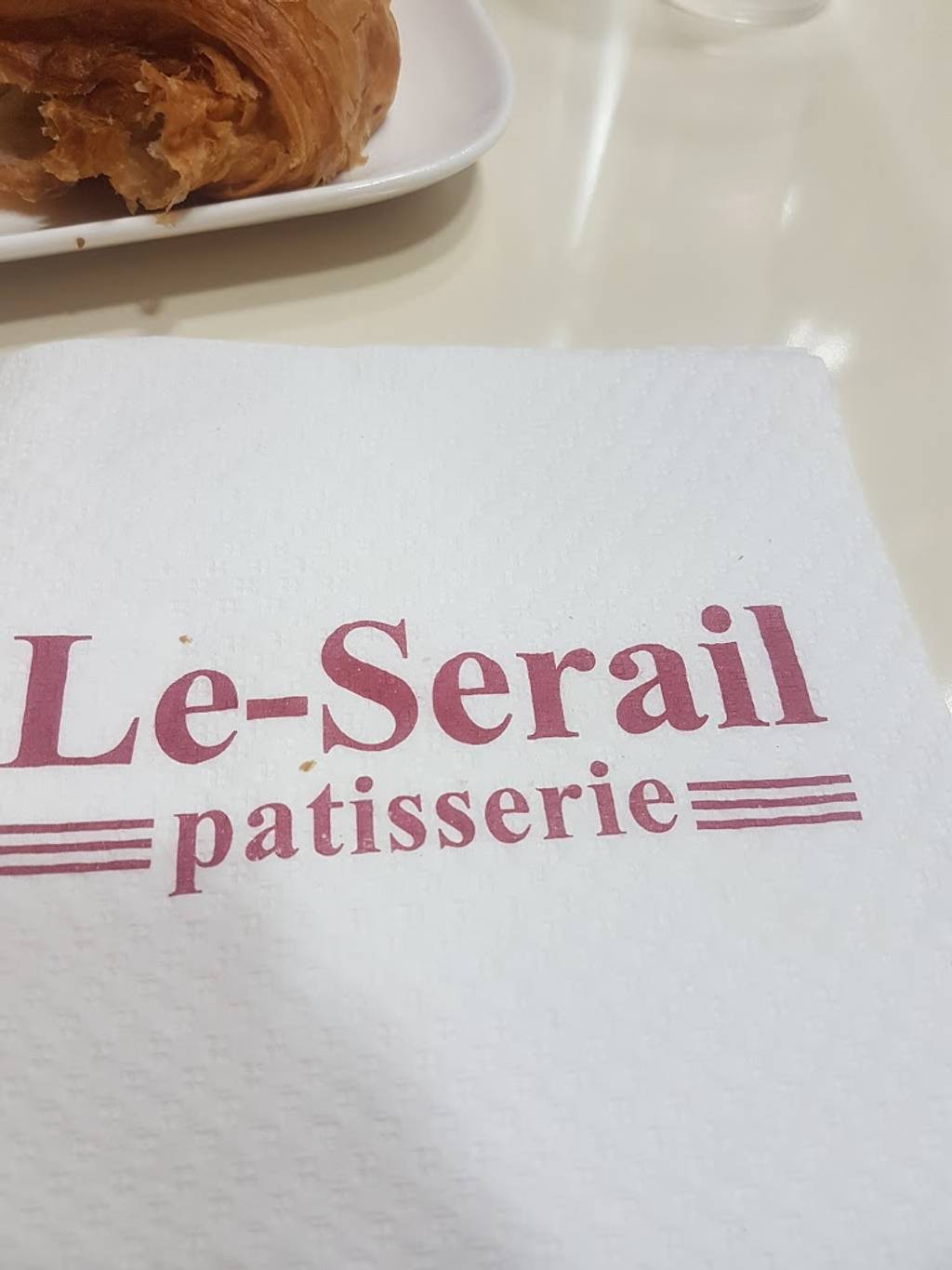 Le Serail Patisserie Paris - Text Food Font Junk food Cuisine