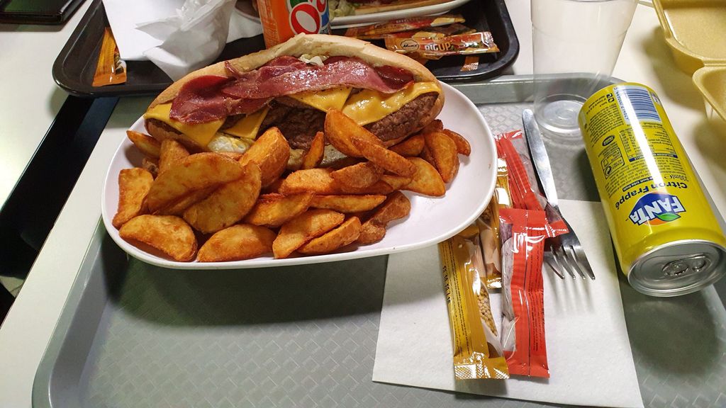 Half Time Brasserie Pierrelaye - Dish Food Cuisine Junk food Potato wedges