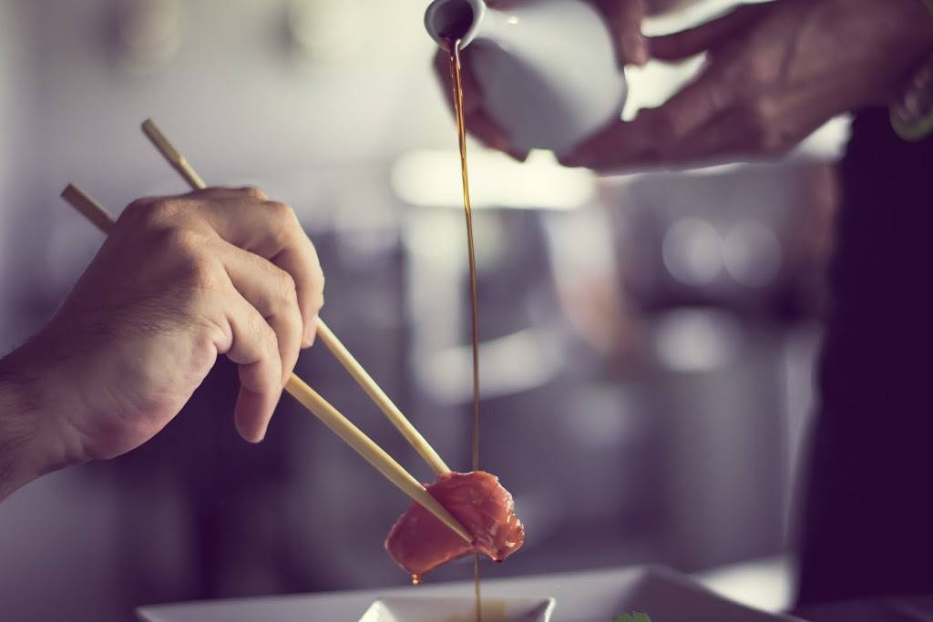 La Fabrique a Sushi Japonais Vernouillet - Hand Chopsticks Food Skewer Finger