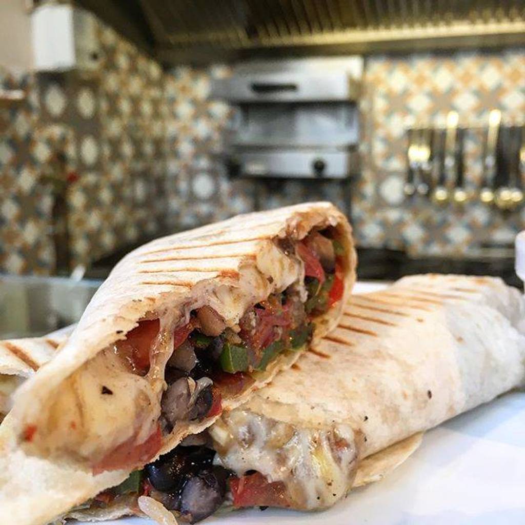 Two Amigos Lyon - Dish Food Cuisine Sandwich wrap Burrito