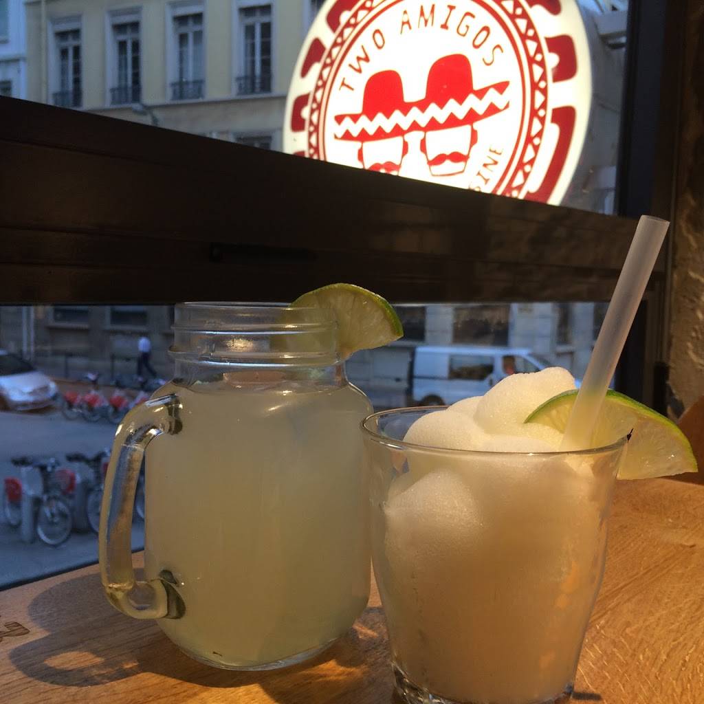 Two Amigos Lyon - Drink Aguas frescas Paloma Raw milk Food