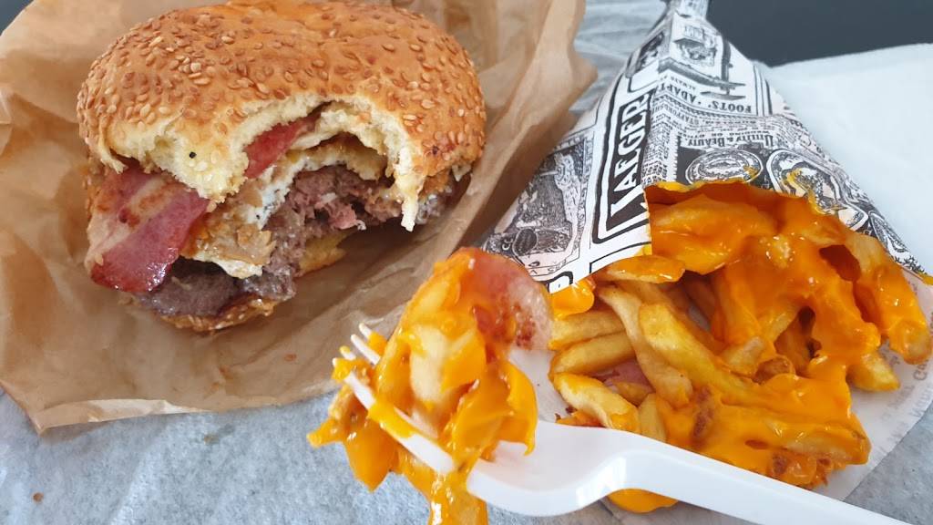 Vans And﻿ Burger Burger Martigues - Dish Food Cuisine Junk food Ingredient