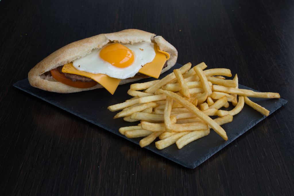 Restaurant Chez La famille 91 Burger Ris-Orangis - Dish Food Fast food French fries Fried egg