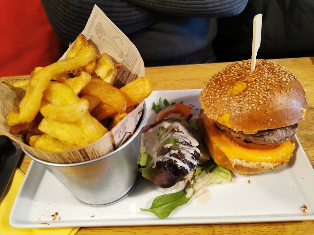 Little kitchen Ivry-sur-Seine - Food Tableware Ingredient Bun French fries