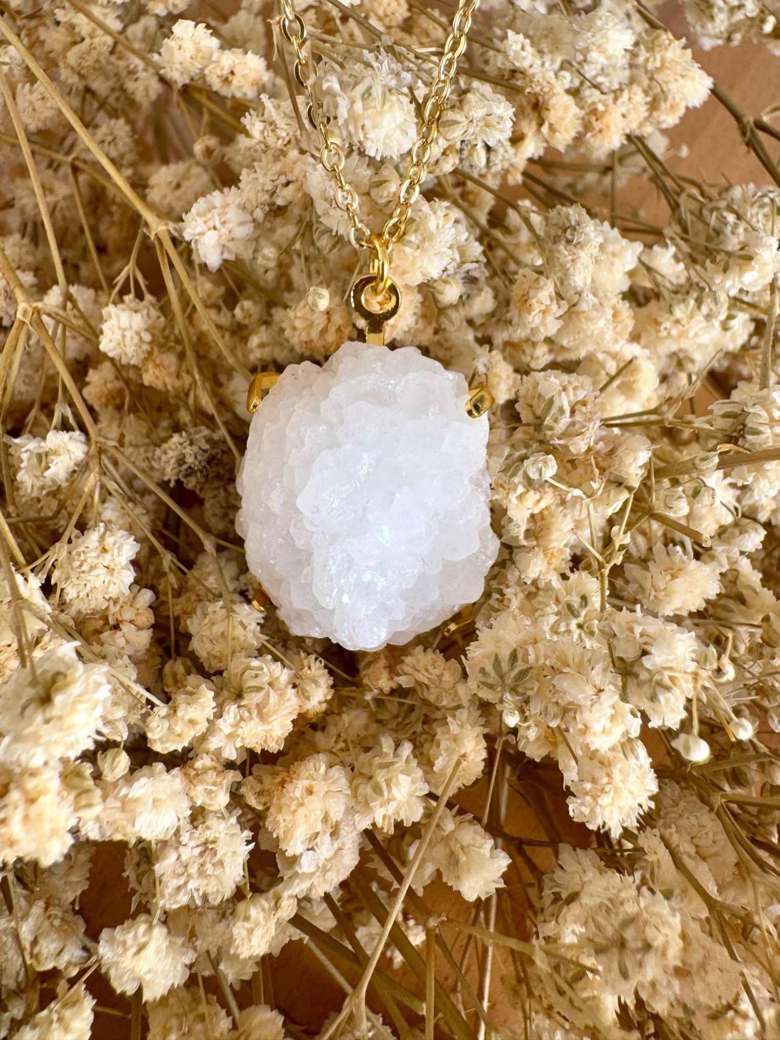 ✨ Collier en Quartz Brut - Éclat de Pureté 🌟