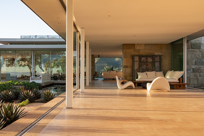 the side view of a luxury compound in Carpinteria that was created by architect Andy Neumann 
