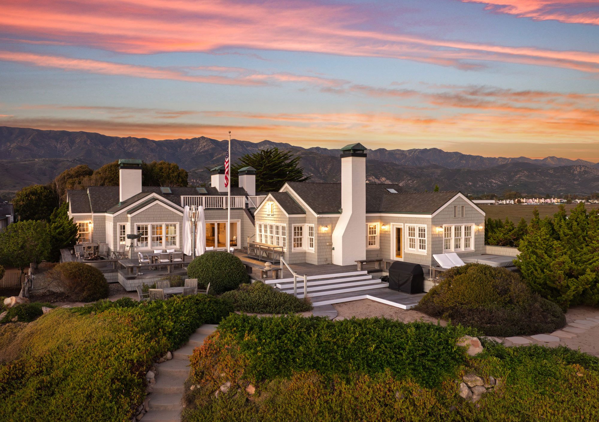 571 Sand Point, Carpinteria, CA 93013 main image
