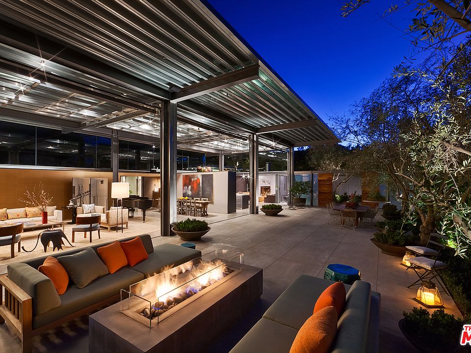 This modern masterpiece home sold in 2020