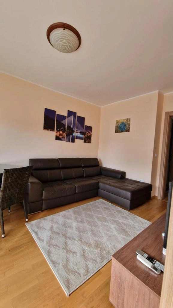 Број слике 9