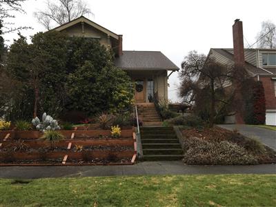 Robert Mueller House  Prairie style houses, Frank lloyd wright homes,  Craftsman exterior