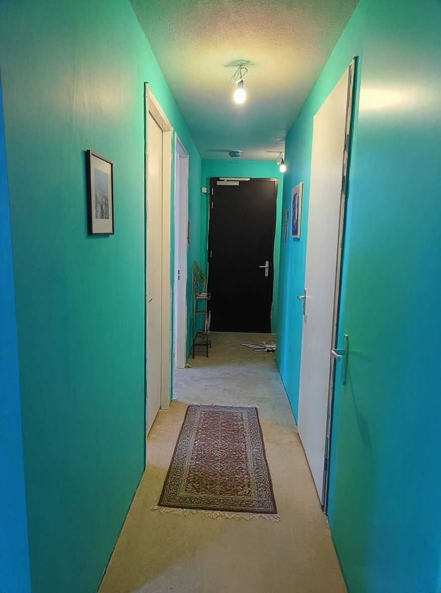 Tropical Mudroom Oasis: Blue, Teal & Green Harmony