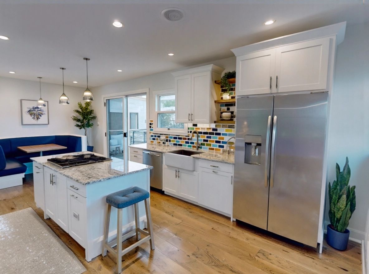 Transitional Kitchen: Elegance with Navy and White