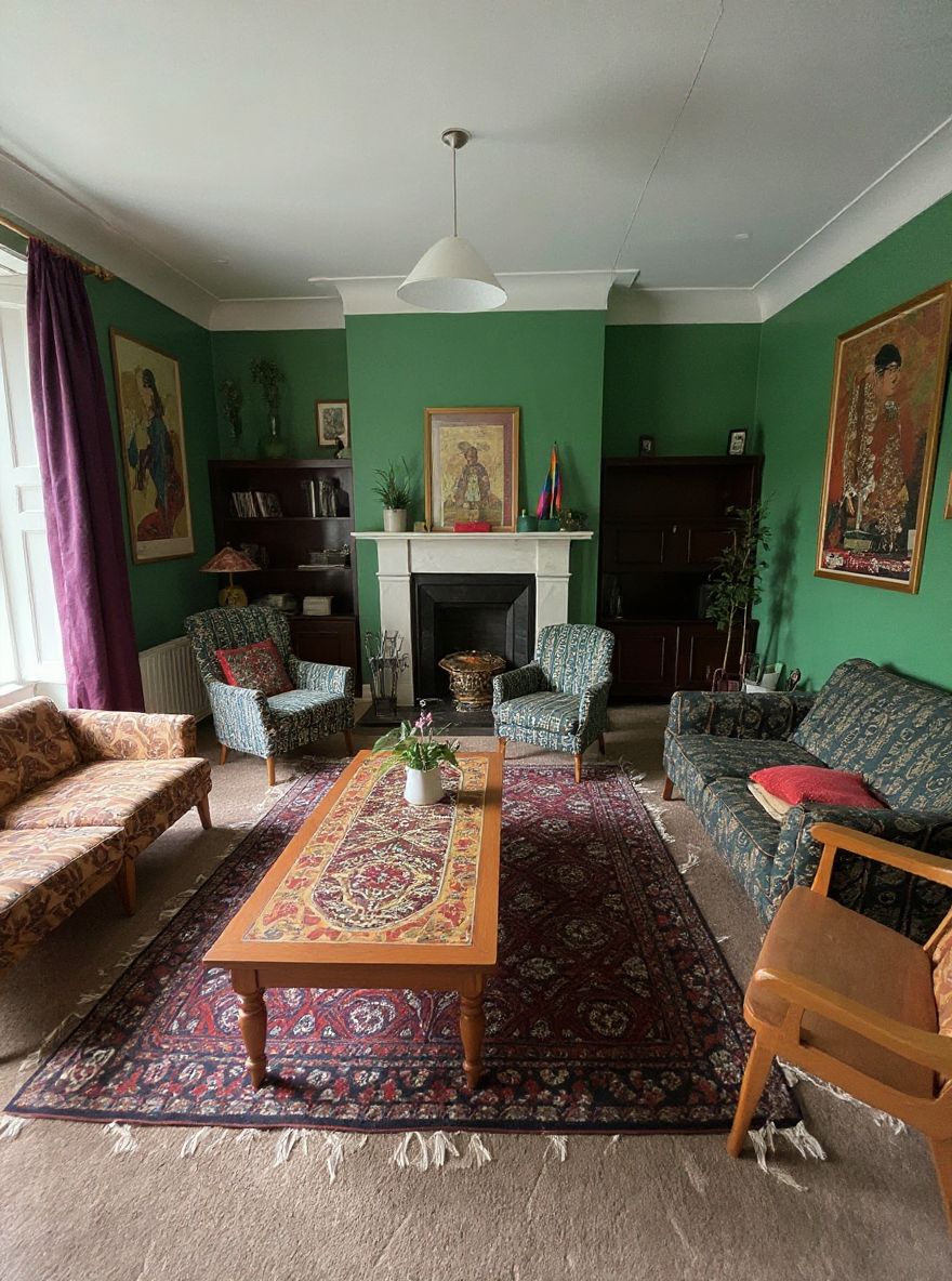 Mid-Century Modern Living Room: Eclectic Elegance