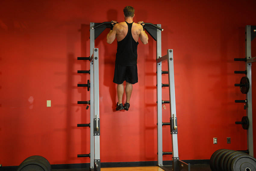 Chin-Up — end position, working the lats