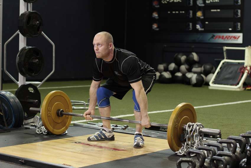 Deadlift with Chains — starting position, working the lower back