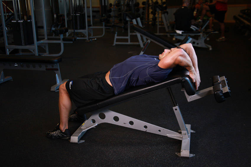 Decline Reverse Crunch — starting position, working the abs
