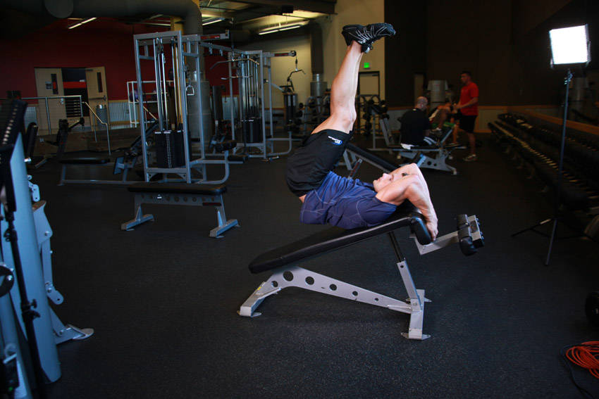 Decline Reverse Crunch — end position, working the abs