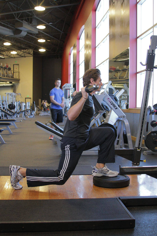 Elevated Back Lunge — end position, working the quads