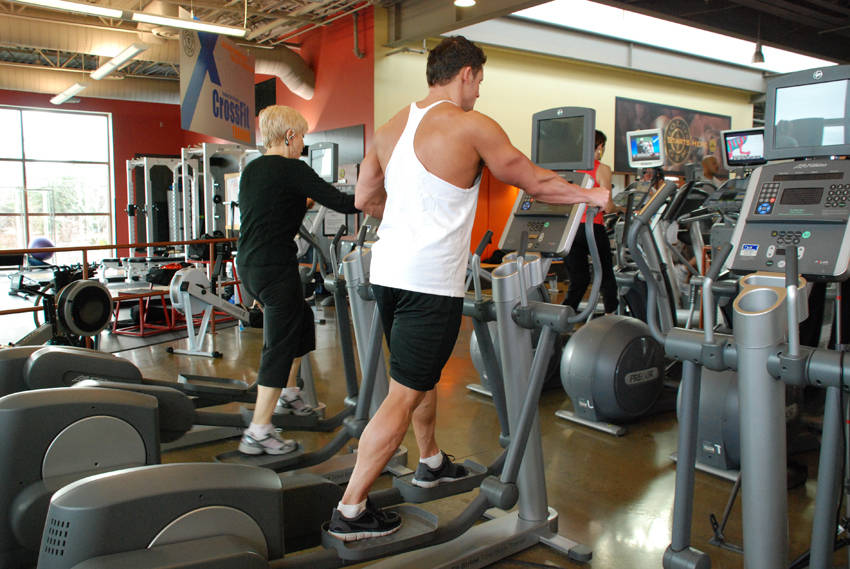 Elliptical Trainer — starting position, working the quads