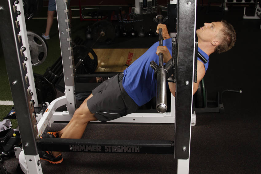 Inverted Row — end position, working the middle back