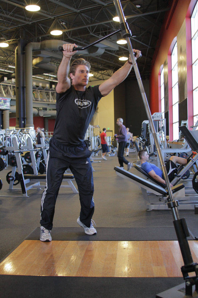 Landmine Linear Jammer — end position, working the shoulders