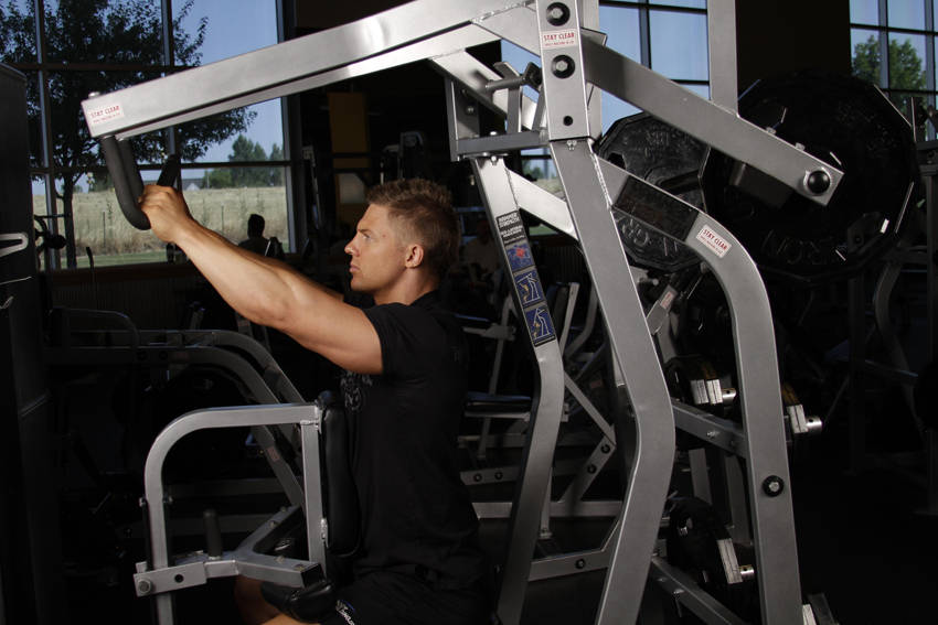Leverage High Row — starting position, working the middle back