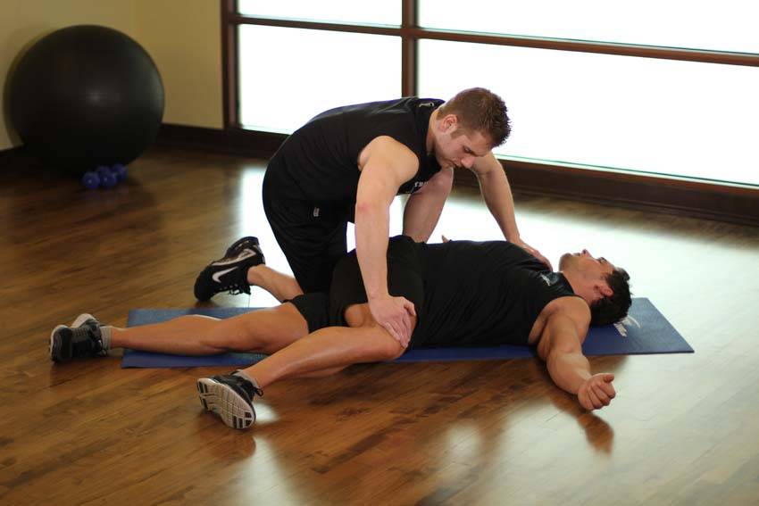 Lying Crossover — end position, working the abductors