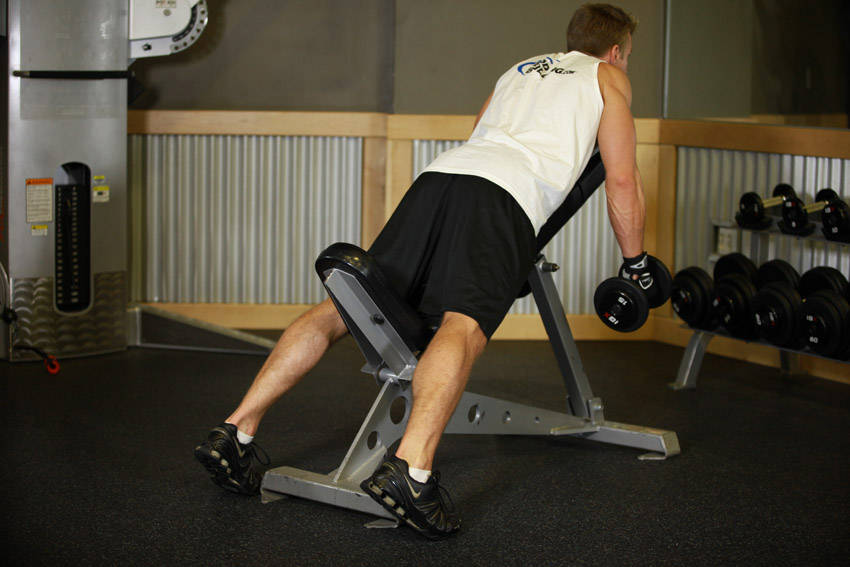 Middle Back Shrug — end position, working the middle back