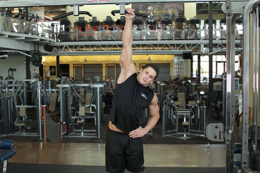 One Handed Hang — starting position, working the lats