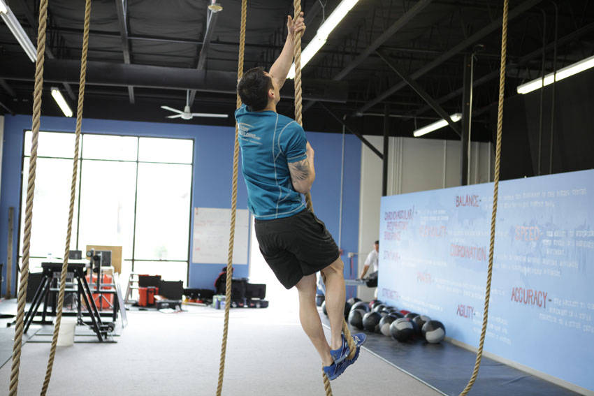 Rope Climb — end position, working the lats