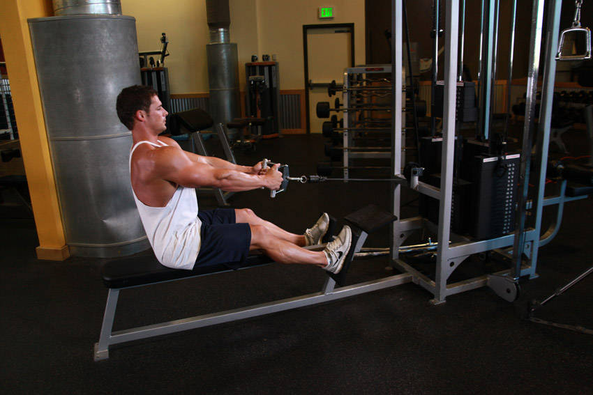 Seated Cable Rows — starting position, working the middle back