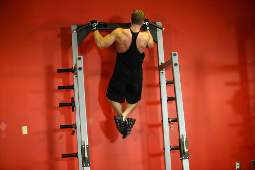 Side To Side Chins — end position, working the lats