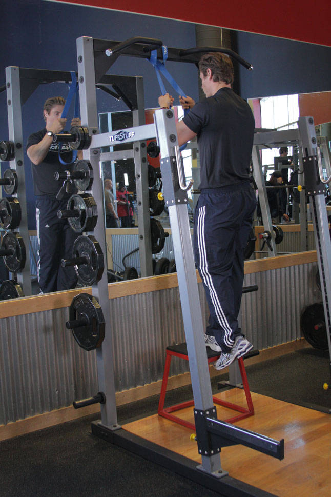 Single-Leg High Box Squat — starting position, working the quads