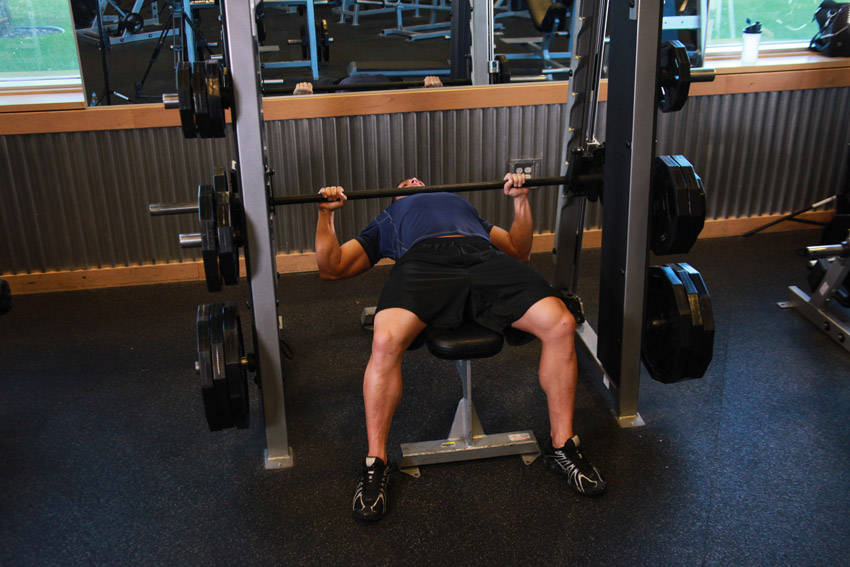 Smith Machine Bench Press — starting position, working the chest