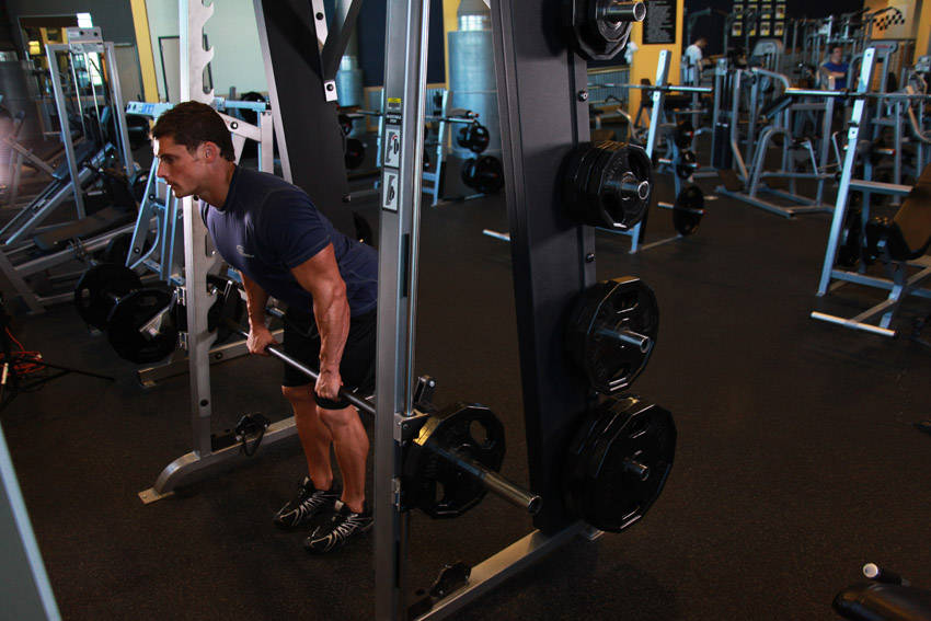 Smith Machine Bent Over Row — starting position, working the middle back