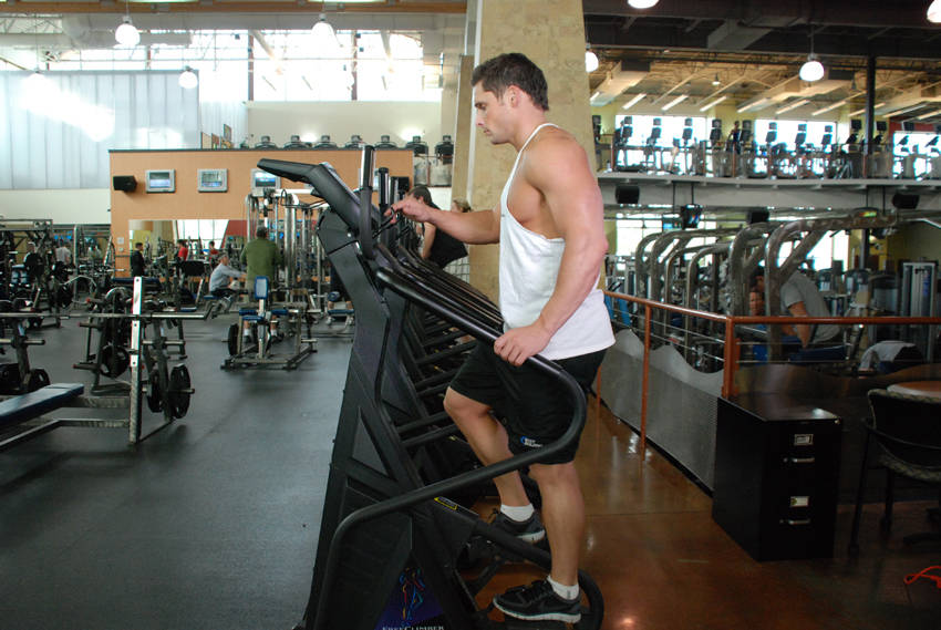 Stairmaster — starting position, working the quads