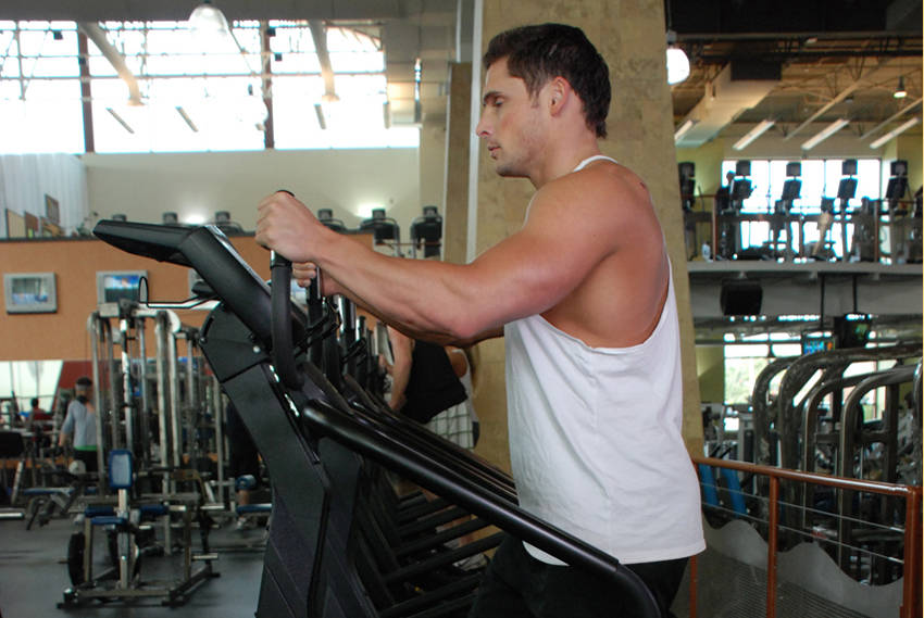 Stairmaster — end position, working the quads