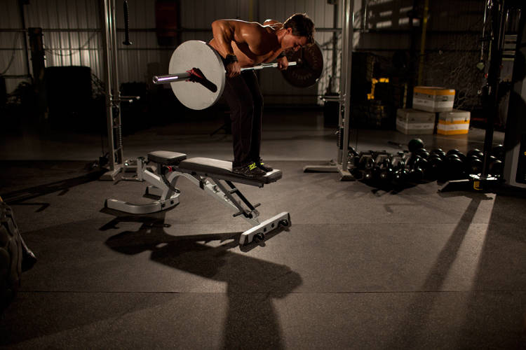 Straight Bar Bench Mid Rows — end position, working the middle back