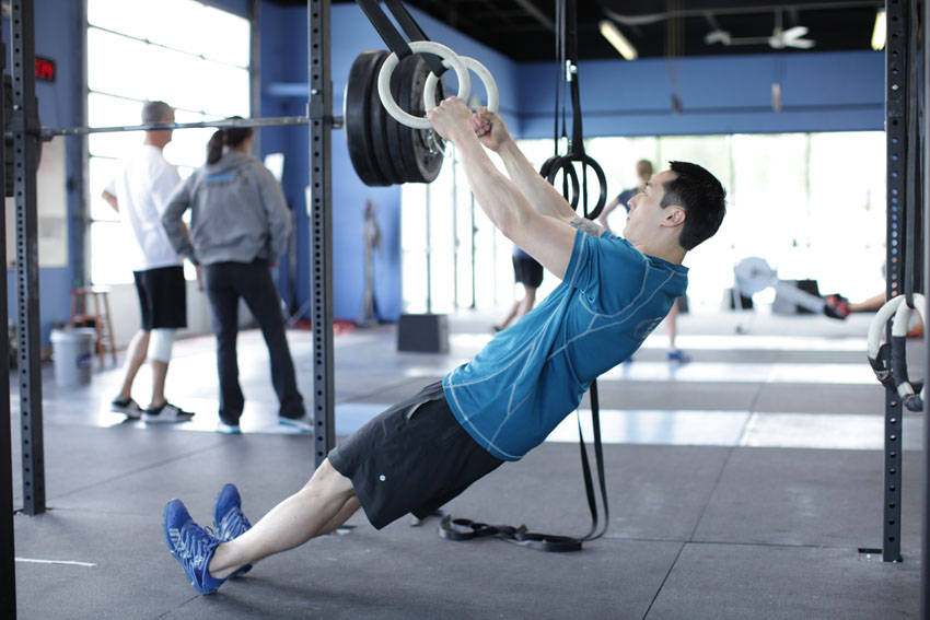 Suspended Row — starting position, working the middle back