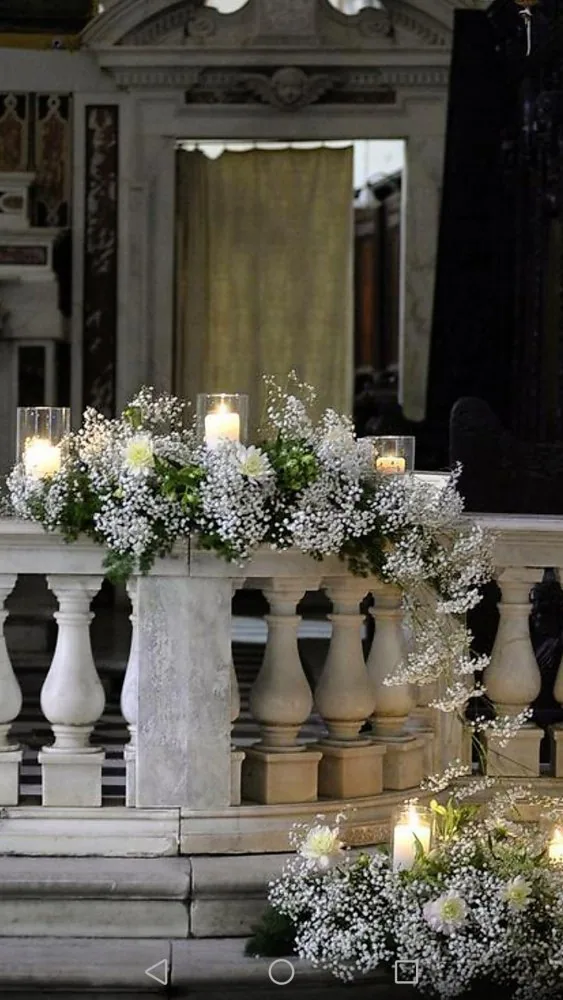 La balaustra con le candele