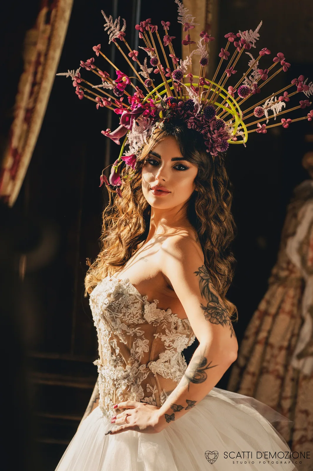 La sposa con la corona di fiori
