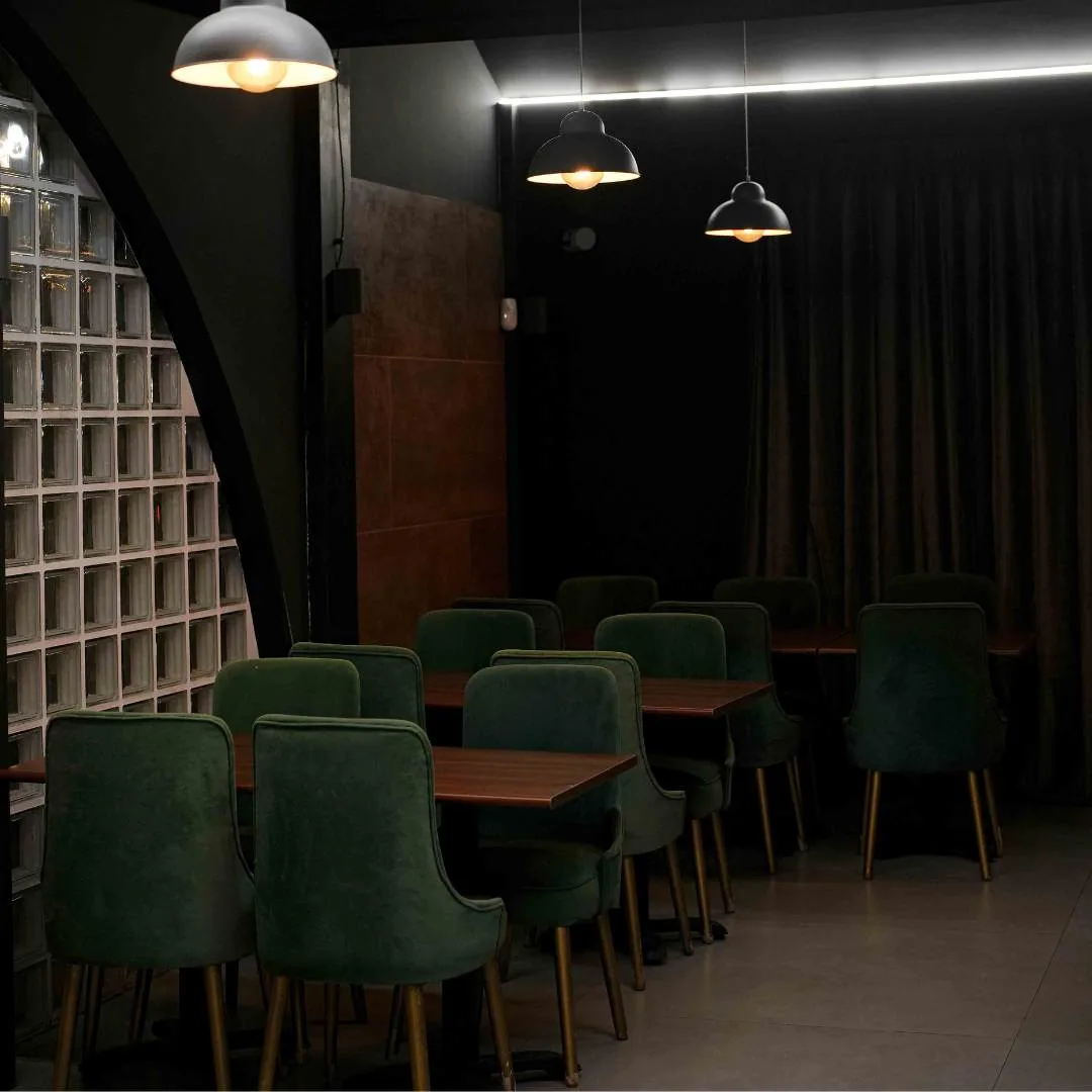 La sala con le sedie verdi