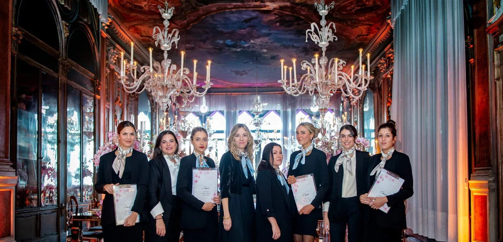 La squadra schierata prima dell'evento