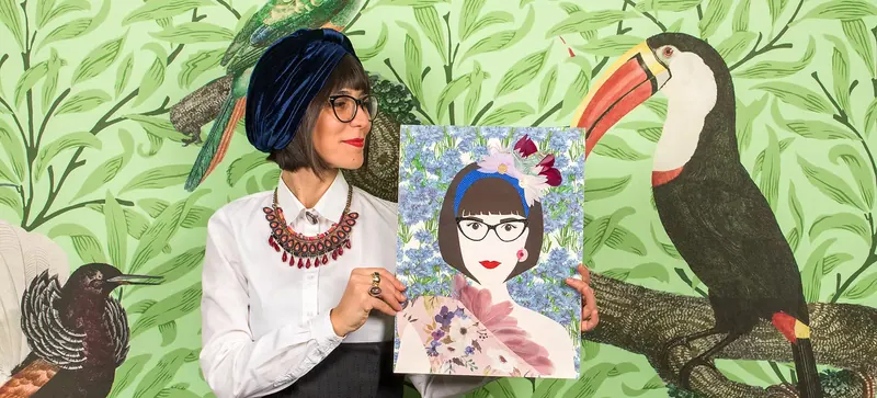 L'illustratrice con un ritratto
